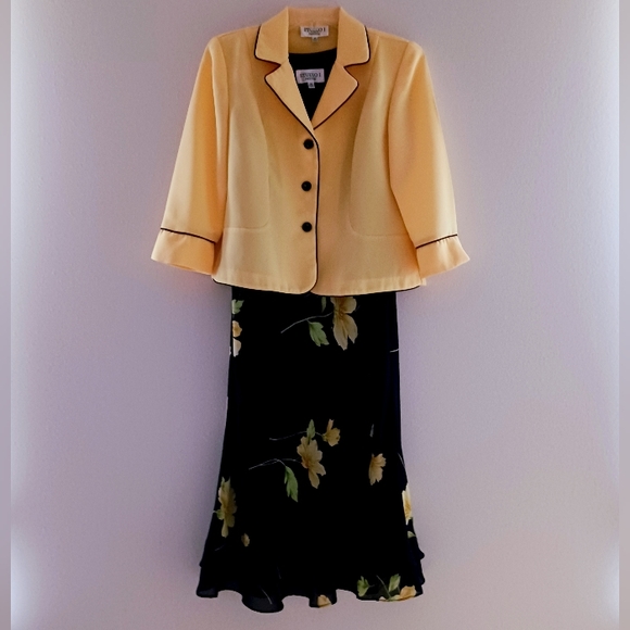 Studio I Dresses & Skirts - STUDIO I Suit of Black Floral Dress & Yellow Jacket, size 8p